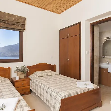 Villa Petros Seashore Pomos