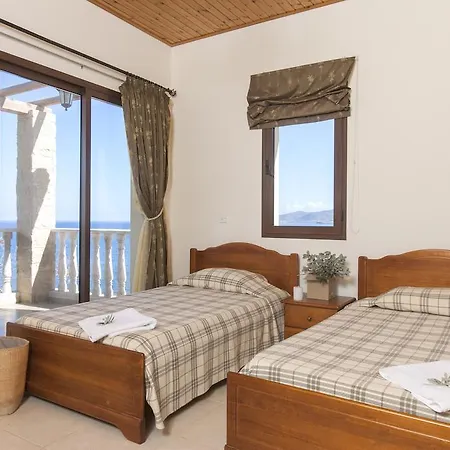 Villa Petros Seashore Pomos