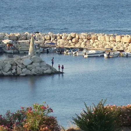 Petros Seashore Pomos