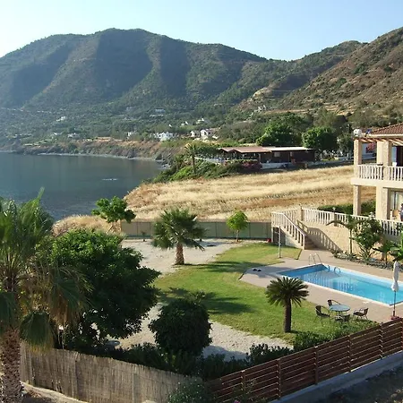 Villa Petros Seashore Pomos