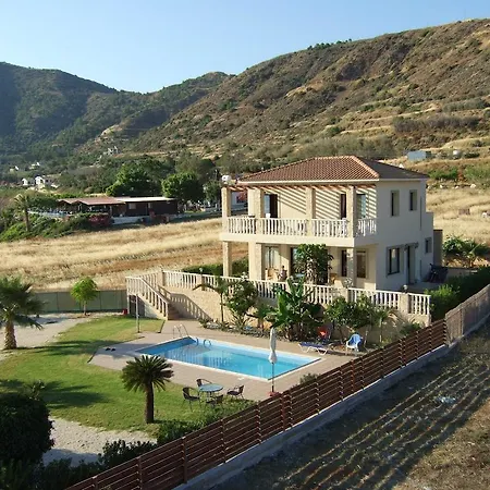 Petros Seashore Villa *