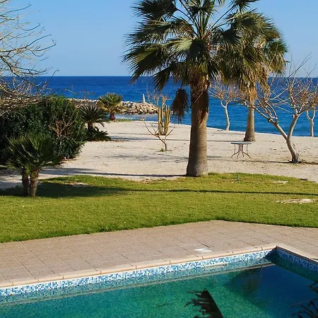 Petros Seashore Villa *